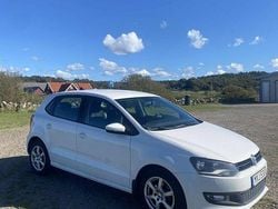 Vit Begagnad 2013 VW Polo Halvkombi | 43 000 kr (Bra pris)