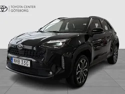 Svart Begagnad 2024 Toyota Yaris Cross Active SUV | 319 900 kr (Marknadspris)