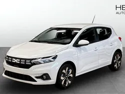 Vit (white) Ny 2025 Dacia Sandero Expression Halvkombi | 219 900 kr (Bra pris)