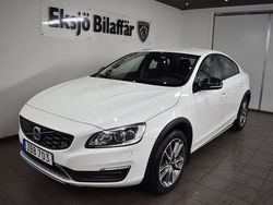Vit Begagnad 2017 Volvo S60 CC Standard Sedan | 189 500 kr (Marknadspris)