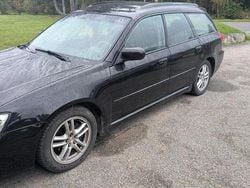 Svart Begagnad 2005 Subaru Legacy Kombi | 10 950 kr