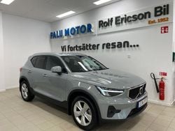 Grå Begagnad 2024 Volvo XC40 Core SUV | 359 500 kr (Marknadspris)