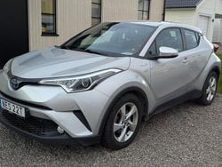 Grå Begagnad 2017 Toyota C-HR Active SUV | 189 000 kr (Marknadspris)