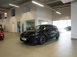 Svart Begagnad 2024 BMW 120 M Sport Halvkombi | 499 800 kr