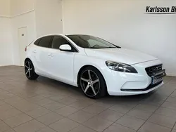 Vit Begagnad 2016 Volvo V40 Momentum Kombi | 89 900 kr (Lite dyr)
