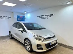 Grå Begagnad 2015 Kia Rio Halvkombi | 79 900 kr (Marknadspris)