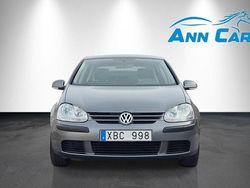 Mörkgrå Begagnad 2005 VW Golf IV Halvkombi | 39 900 kr (Marknadspris)