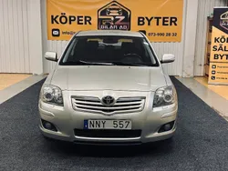 Silver Begagnad 2006 Toyota Avensis Halvkombi | 59 900 kr (Dyr)