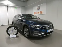 Blå Begagnad 2020 VW Passat Alltrack Kombi | 309 900 kr (Marknadspris)