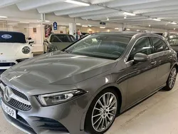 Mörkgrå (mountain gråmetallic) Begagnad 2021 Mercedes A200 AMG Halvkombi | 339 900 kr (Dyr)