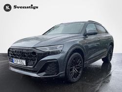 Grå Ny 2024 Audi Q8 S-Line SUV | 997 000 kr (Superpris)