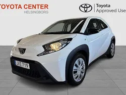 Vit Begagnad 2022 Toyota Aygo X-play Halvkombi | 159 500 kr (Marknadspris)