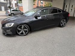 Svart Begagnad 2015 Volvo S60 R-Design Sedan | 130 000 kr (Marknadspris)