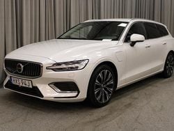 Vit Begagnad 2022 Volvo V60 Kombi | 339 900 kr (Dyr)