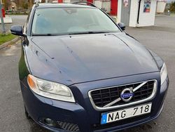 Blå Begagnad 2013 Volvo V70 Momentum Kombi | 70 000 kr (Superpris)