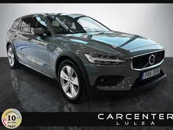 Grå Begagnad 2022 Volvo V60 CC Kombi | 379 900 kr (Marknadspris)