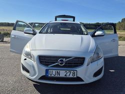 Vit Begagnad 2012 Volvo V60 Summum Kombi | 59 500 kr (Marknadspris)