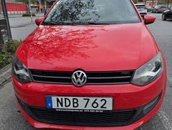 Röd Begagnad 2013 VW Polo Halvkombi | 59 500 kr (Marknadspris)