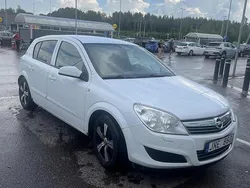 Vit Begagnad 2009 Opel Astra Halvkombi | 23 900 kr (Marknadspris)