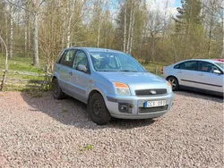 Blå Begagnad 2006 Ford Fusion Halvkombi | 13 900 kr (Marknadspris)
