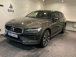 Grå Begagnad 2021 Volvo V60 CC Kombi | 471 500 kr