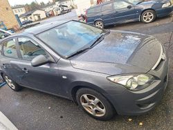Grå Begagnad 2010 Hyundai i30 Halvkombi | 27 000 kr (Marknadspris)