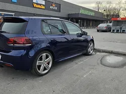 Blå Begagnad 2011 VW Golf VI Halvkombi | 157 500 kr
