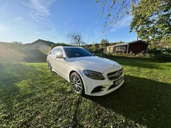 Vit Begagnad 2020 Mercedes C300e AMG line Kombi | 310 000 kr (Marknadspris)