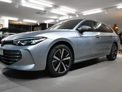 Silver (oyster silver metallic) Ny 2024 VW Passat Edition Kombi | 465 900 kr (Marknadspris)