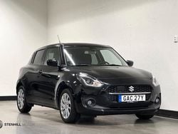 Svart (svart metallic) Begagnad 2022 Suzuki Swift Halvkombi | 139 900 kr (Bra pris)