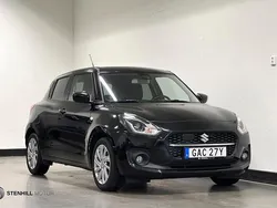 Svart (svart metallic) Begagnad 2022 Suzuki Swift Halvkombi | 139 900 kr (Bra pris)