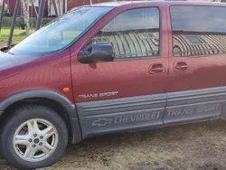 Röd Begagnad 2002 Chevrolet Trans Sport Sport Minibuss | 12 000 kr