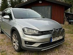 Silver Begagnad 2017 VW Golf Alltrack Kombi | 182 000 kr (Marknadspris)