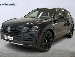Svart Begagnad 2020 VW Touareg R-line SUV | 599 900 kr