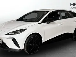 Vit (white) Begagnad 2022 MG MG4 EV Halvkombi | 249 900 kr