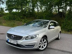 Silver Begagnad 2018 Volvo V60 Momentum Kombi | 159 000 kr (Marknadspris)