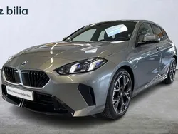 Grå Begagnad 2024 BMW 120 M Sport Halvkombi | 424 900 kr