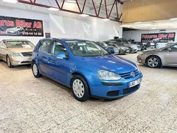 Blå Begagnad 2004 VW Golf IV Trendline Halvkombi | 39 900 kr (Lite dyr)