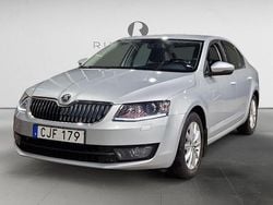 Silver Begagnad 2015 Skoda Octavia Elegance Halvkombi | 99 900 kr (Marknadspris)