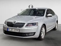 Silver Begagnad 2015 Skoda Octavia Elegance Halvkombi | 99 900 kr (Superpris)