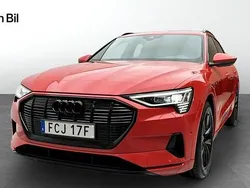 Catalunyaröd metallic Begagnad 2022 Audi e-tron Proline SUV | 439 000 kr (Marknadspris)