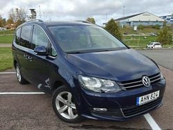 Blå Begagnad 2015 VW Sharan Minibuss | 159 000 kr (Bra pris)