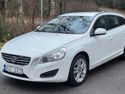 Vit Begagnad 2012 Volvo V60 Kombi | 69 900 kr (Bra pris)