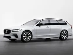Vit Ny 2025 Volvo V90 Plus Kombi | 596 500 kr (Marknadspris)