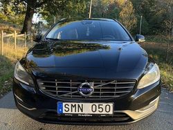 Svart Begagnad 2014 Volvo V60 Momentum Kombi | 86 000 kr (Marknadspris)