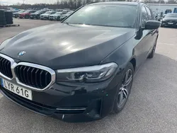 Svart Begagnad 2022 BMW 520 Kombi | 359 000 kr (Bra pris)