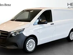 Vit (white) Ny 2024 Mercedes Vito Minibuss | 512 375 kr (Marknadspris)