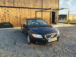 Svart Begagnad 2010 Volvo V70 Momentum Kombi | 49 900 kr (Marknadspris)