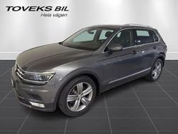Silver (indium grey metallic) Begagnad 2017 VW Tiguan Highline SUV | 219 000 kr (Marknadspris)