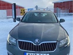Grå Begagnad 2015 Skoda Superb Kombi | 100 000 kr (Superpris)